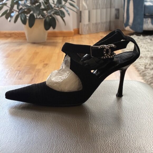 CHANEL 100% Authentic Vintage Heeled Sandals - Picture 1 of 16